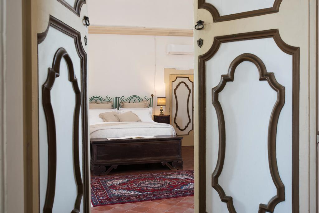 Castello Di Casamassella Bed & Breakfast Екстериор снимка