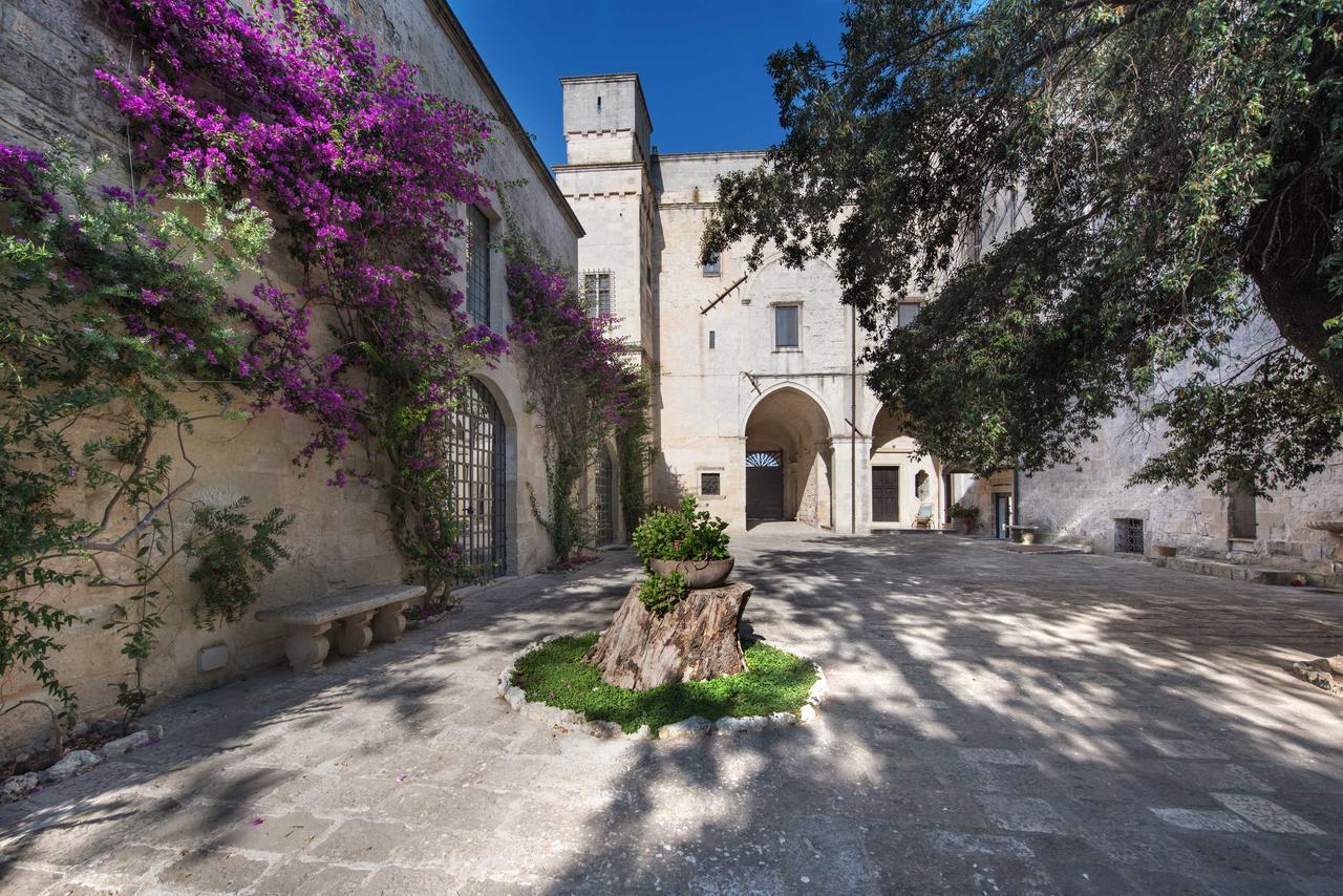 Castello Di Casamassella Bed & Breakfast Стая снимка